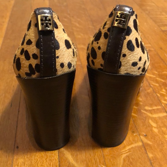 Tory Burch Animal Print Block Heels - Picture 4 of 7